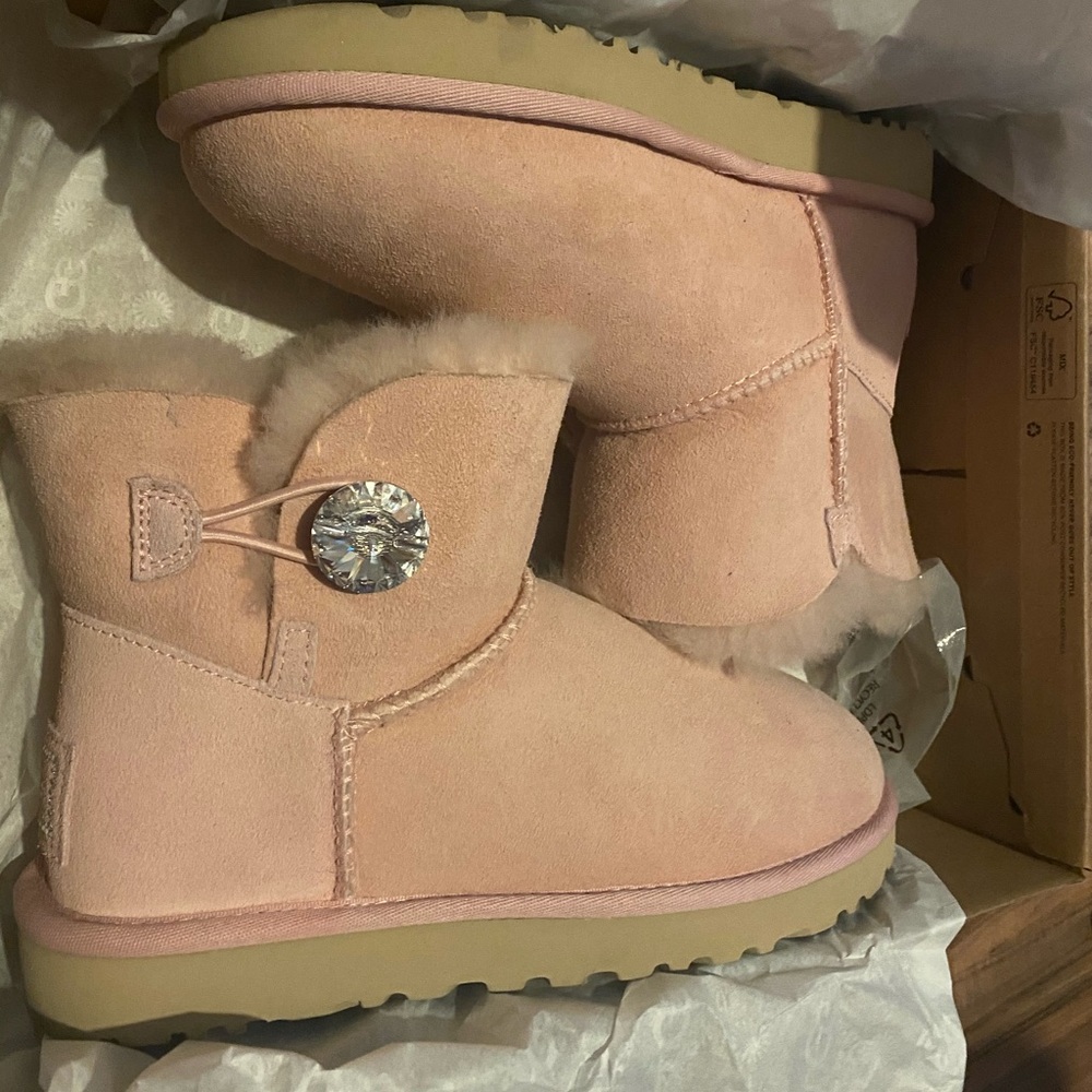 Baby pink Bailey bling button uggg boot